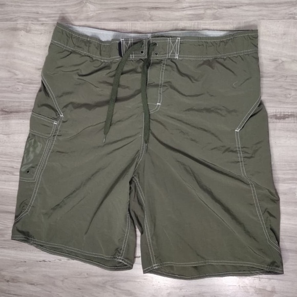 Body glove Olive Green Cargo Shorts size L pre owned good condition - Picture 1 of 10